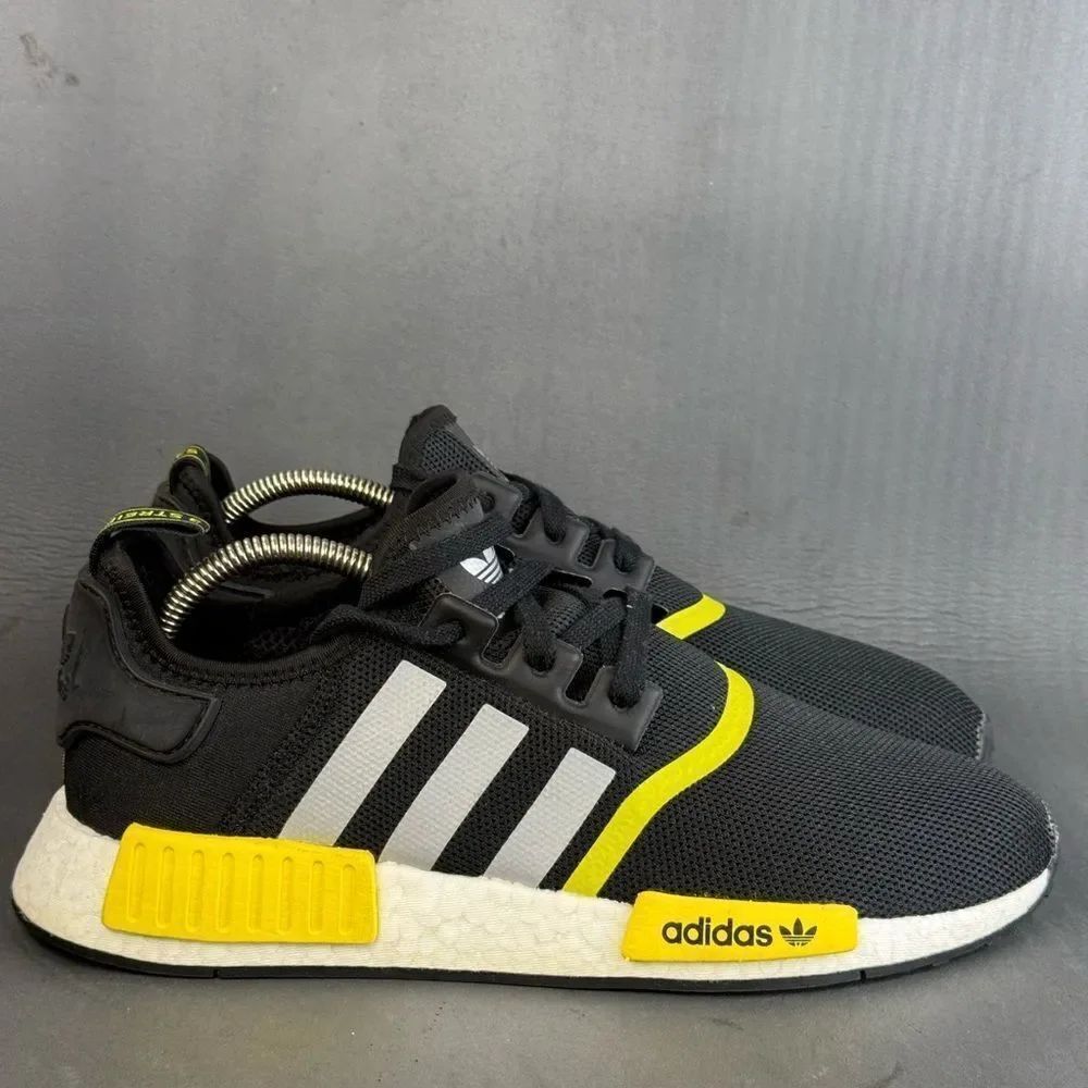 Adidas NMD R1 Thunder athletic trainer sneaker shoes men’s size 10